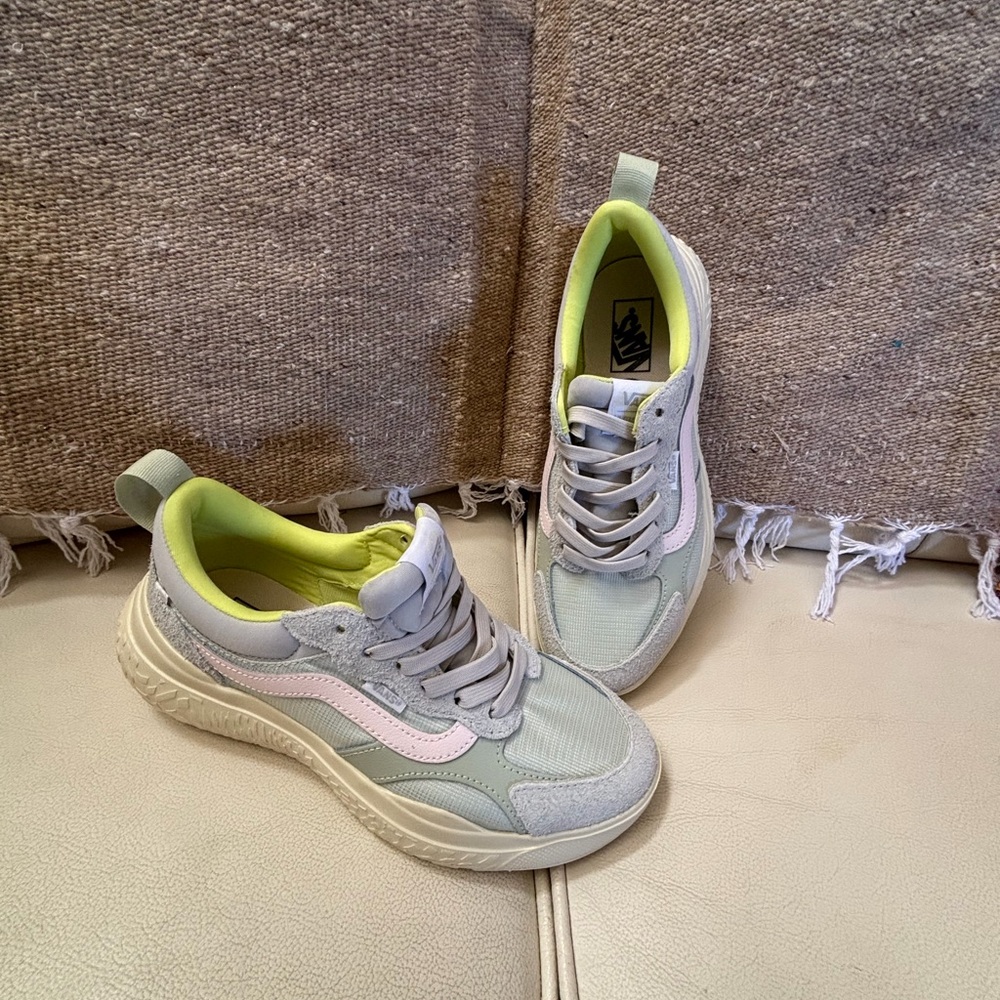 Vans Ultrarange Shoes